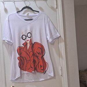 Chic White Tee with Fashion Graphic NWOT